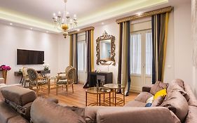 Centro Luxe 3 Rooms